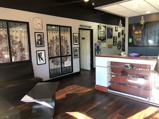 Prime Retail with Stable 5-Tenant Mix: 5403 Western Ave, Knoxville, TN 37921